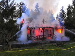 Požár chaty v Jetřichovicích
