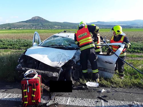 Dopravní nehoda kamionu a dvou osobních aut