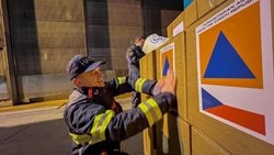 Armádní CASA odvezla do Turecka humanitární pomoc
