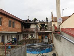 Požár rodinného domu v Čechách pod Kosířem