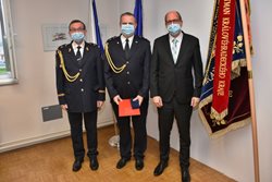 Příslušníci si převzali Záslužné medaile Královéhradeckého kraje a ocenění za práci v době pandemie