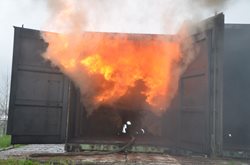 Polští hasiči si v rámci projektu Bezpečné pohraničí vyzkoušeli výcvik ve speciálním kontejneru na simulaci požáru v uzavřených prostorech