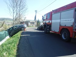 Dopravní nehoda dvou osobních aut v Děčíně