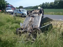 Dopravní nehoda osobního auta u Lužce