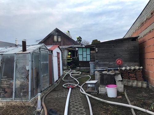 Požár rodinného domu v Chvatěrubech způsobil škodu za milion korun
