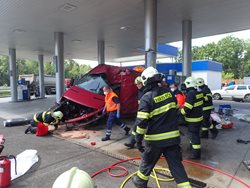 Tragická havárie dodávky na čerpací stanici u Hlavence