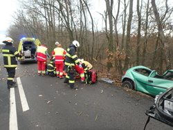 O víkendu zasahovali hasiči u jedenácti dopravních nehod