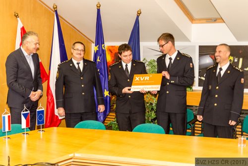 Slavnostní předání mezinárodního ocenění Centre of Excellence za přínos v oblasti výcviku pomocí simulačních technologií.  