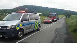 U Hamrů nad Sázavou se střetl cyklista s traktorem, nehoda si vyžádala zranění
