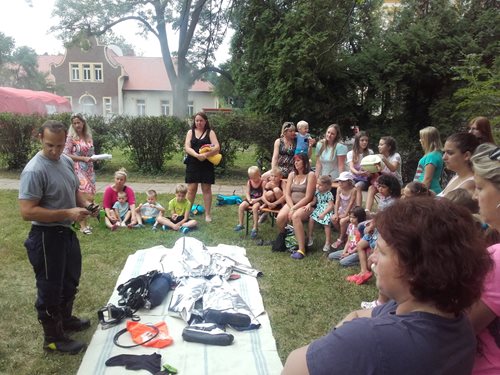 Říčanští hasiči navštívili děti v Olivovně