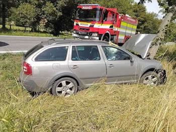 Přes padesát výjezdů během víkendu: Hasiči v Libereckém kraji zasahovali u povodní, požárů i dopravních nehod