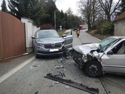 Nehoda v Nové Olešné se nakonec obešla bez vyproštění