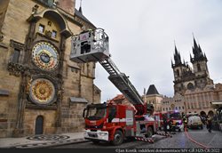 Cvičný požár ve věži Staroměstské radnice v Praze