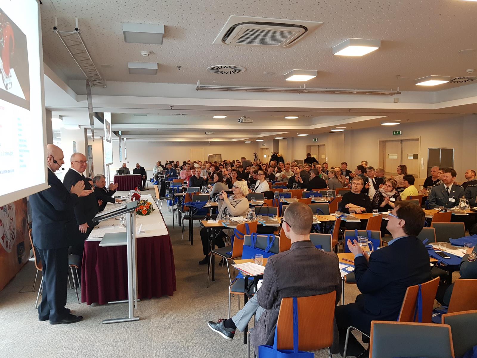 qq-(1).jpg qq-(1).jpg