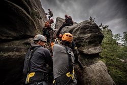 Hasiči-lezci z celého kraje absolvovali náročný výcvik v průmyslových a přírodních terénech