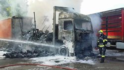 Požár kamionu způsobila nedbalost řidiče