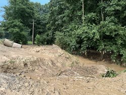 VIDEO: Obcí Dzbel se prohnala přívalová bouřka