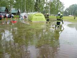 Hasiči odstraňovali následky silných dešťů, především na Rychnovsku