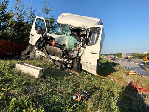 Na dálnici D1 se srazila dvě nákladní vozidla