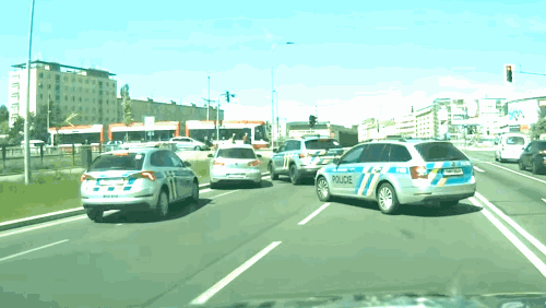 Riskantní jízda ulicemi skončila policejním zásahem