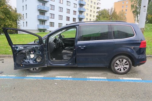 Pachatel ujel po vážné nehodě: Muž těžce zraněn