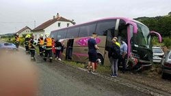 Hasiči na Svitavsku vyjížděli v neděli k nehodě autobusu