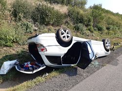 Dopravní nehoda osobního auta na D8 u Lukavce