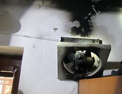 Požár ventilátoru v kuchyňce obecního úřadu.