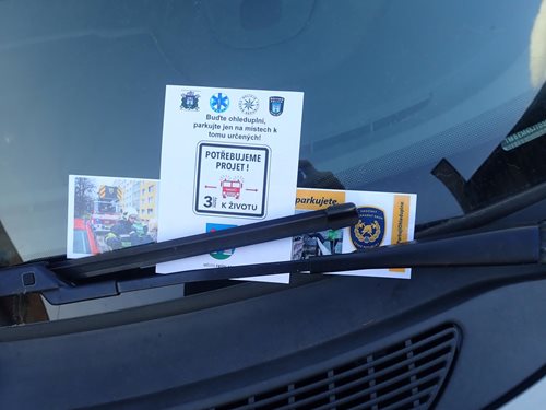 Když jde o život, přeparkovat nestihnete, připomněli hasiči lidem ve Frýdlantu