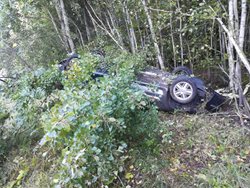 Dopravní nehoda osobního auta u obce Hlinná