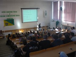 Studenti z Benešovska besedovali s hasiči o lince 112