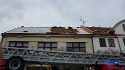 Silný vítr zaměstnal hasiče