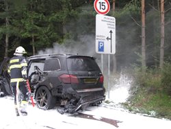 V Kaplici shořel Mercedes za více než milión korun