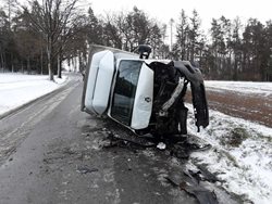 Při nehodě dodávky se zranil řidič