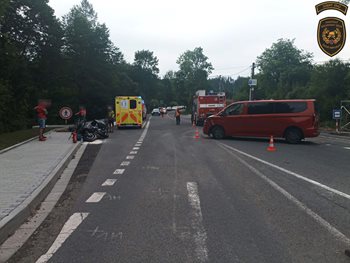 Nehody v rychlém sledu tři zásahy, čtyři zranění