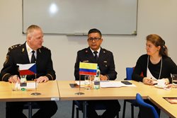 Delegace kolumbijských hasičů přijela do České republiky
