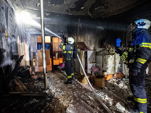 Plameny v mateřské škole: večerní zásah odhalil šokující okolnosti
