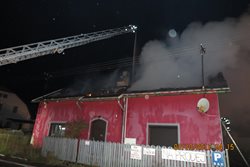 Další miliónové škody u požáru domu, tentokrát na Prachaticku