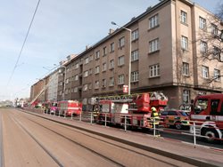Požár bytu na Černokostelecké v Praze 10