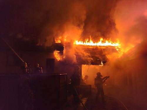 Třímilionová škoda při požáru střechy