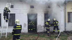 Požár rodinného domu v Kostelci na Hané
