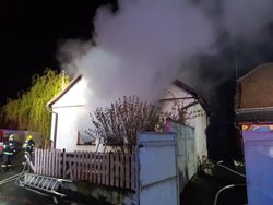 Noční požár v Záboří nad Labem na Kutnohorsku