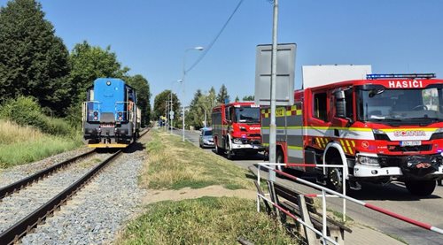 Střet cyklisty s lokomotivou skončil tragicky. Muž na místě zemřel