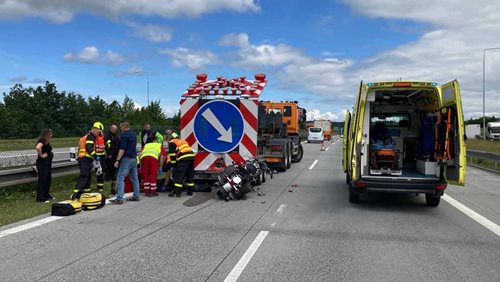 Motorkář bojoval o život. Na dálnici D1 pro něj letěl vrtulník