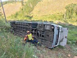 Při nehodě autobusu se zranili dva cestující a řidič