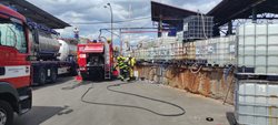Zastavení úniku kyseliny chlorovodíkové z proraženého nadzemního zásobníku