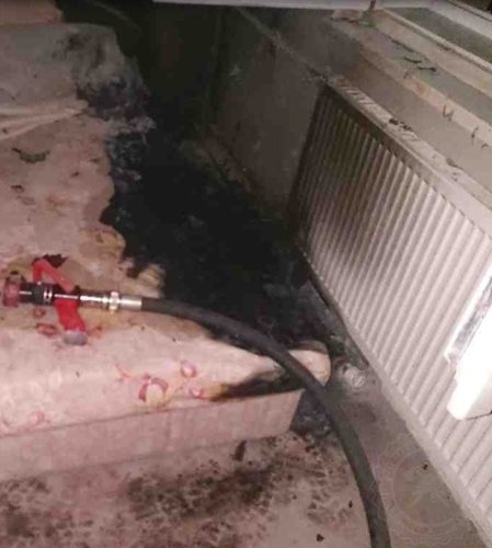 Požár v ložnici způsobila rozpálená žárovka