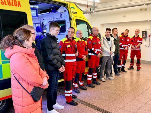 Zázrak po zásahu bleskem: Chlapec se po měsících setkal se svými zachránci