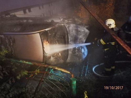 V Přešticích na Klatovsku po nehodě shořelo auto