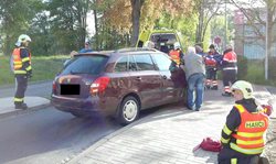 Dvě děti a dva dospělé srazilo auto v Aši, na místě zasahoval i vrtulník